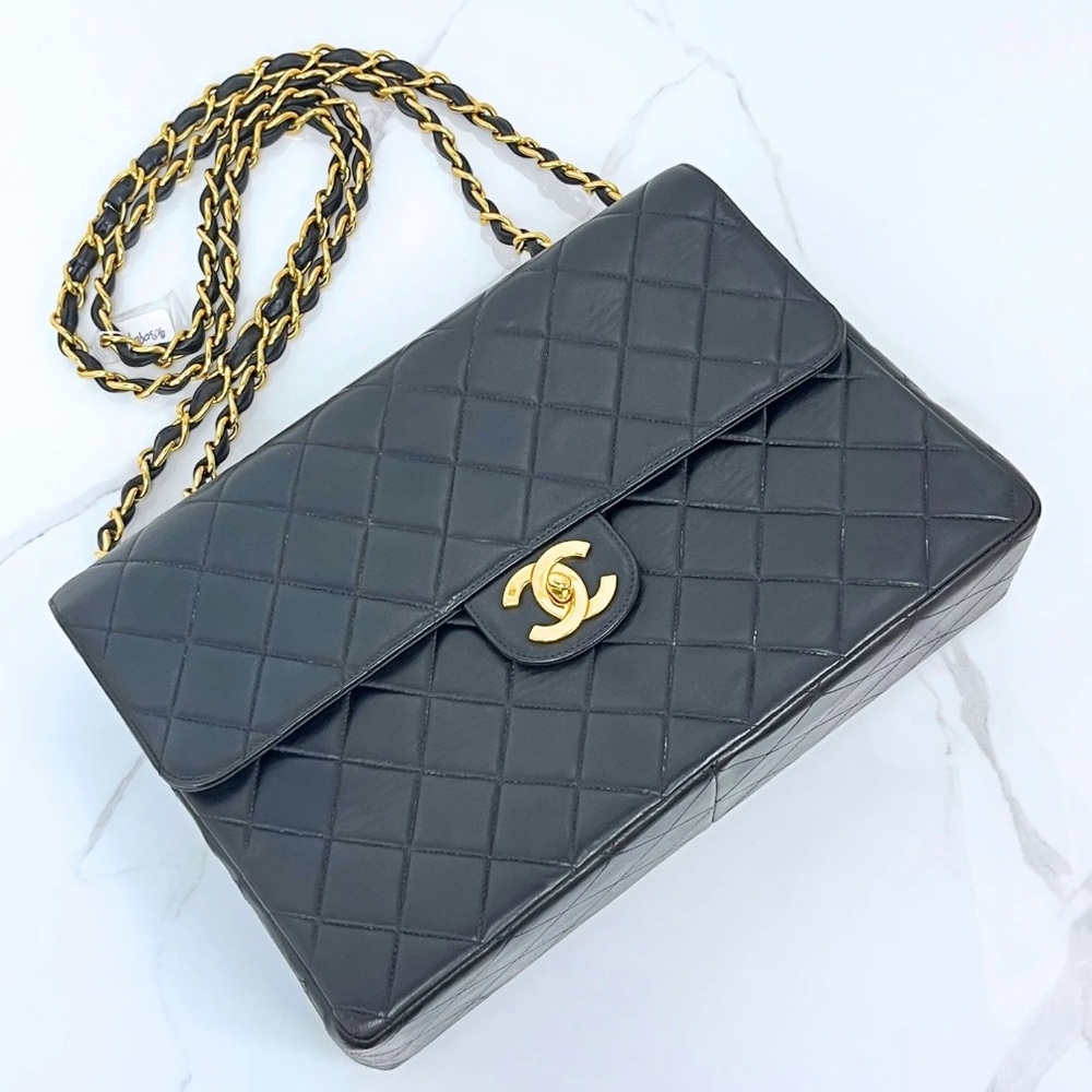 CHANEL Jumbo flap Lambskin Black 24K GHW